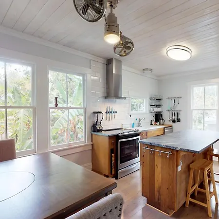 Palm View - Lovingly Renovated - 3 Kings Half Mile Stroll To Historic Dt - Beach Just 3 Miles